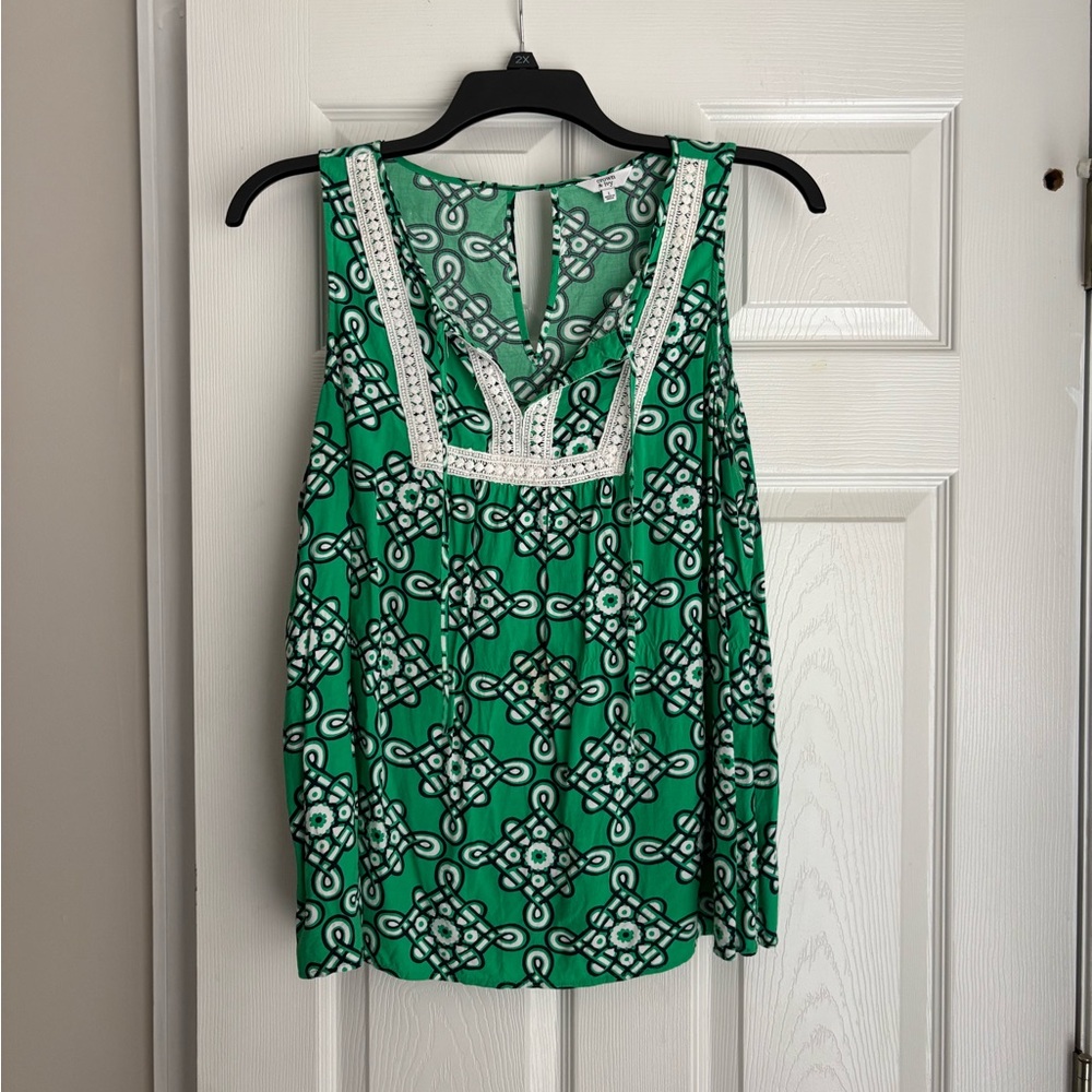 Crown & Ivy Green Geometric Blouse